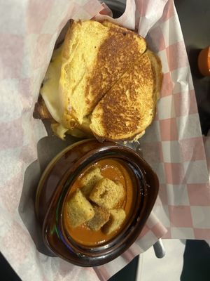 BOTTLE BAR EAST by null