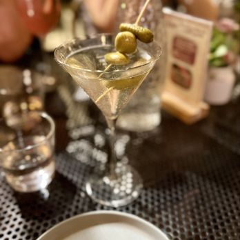 Dolly's - Cocktail Bars Near Me - New York, New York