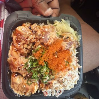 Rion's Ocean Room - Spicy Ah hi tuna/ roe/white rice/ salmon/ ginger - Poke Near Me - Orlando, Florida Rion's Ocean Room - Spicy Ah hi tuna/ roe/white rice/ salmon/ ginger - Poke Near Me - Orlando, Florida