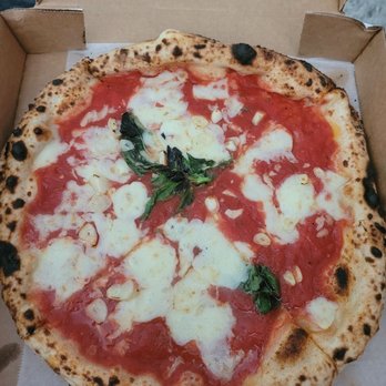 il Canale - Margherita pizza with garlic - Italian Near Me - Washington, DC, District of Columbia