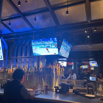 Yard House - Bar - New American Near Me - Irving, Texas