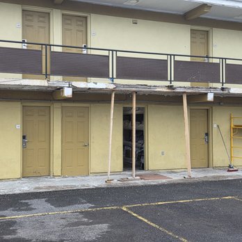 Econo Lodge - Hotels Near Me - Brockport, New York Econo Lodge - Hotels Near Me - Brockport, New York