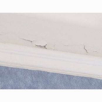 Hilton Orrington/Evanston - peeling paint over my bed - Hotels Near Me - Evanston, Illinois Hilton Orrington/Evanston - peeling paint over my bed - Hotels Near Me - Evanston, Illinois