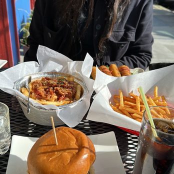 310 Eatery - Burgers Near Me - Albany, California