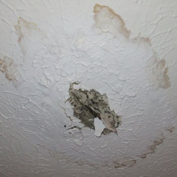 Renovations Alcaraz - a hole in the ceiling - Drywall Installation & Repair Near Me Renovations Alcaraz - a hole in the ceiling - Drywall Installation & Repair Near Me