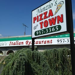 Nunzio's Pizza Town