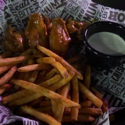 Xclusive Daiquiri Bar & Grill - 6 pc Honey gold wings and fries