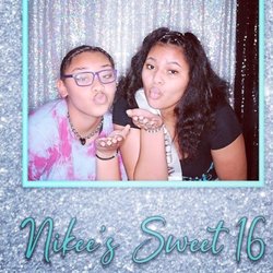 Pix N' Poses Photobooth