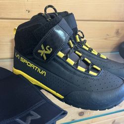 Amazing Adventures Gear Shop - Las Sportiva Canyon Boots Rental for the Narrows