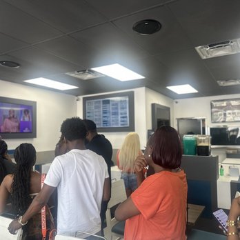 Sundays Eatery - The line 10 minutes after opening. - Soul Food Near Me - Miami Gardens, Florida Sundays Eatery - The line 10 minutes after opening. - Soul Food Near Me - Miami Gardens, Florida