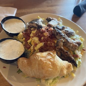 Copper River Grill - chicken tender salad grilled w/ no tomatoes! - American Near Me - Boiling Springs, South Carolina Copper River Grill - chicken tender salad grilled w/ no tomatoes! - American Near Me - Boiling Springs, South Carolina