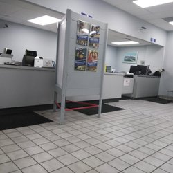 Hopewell DMV - Picture one nobody being helped this was at 1:30