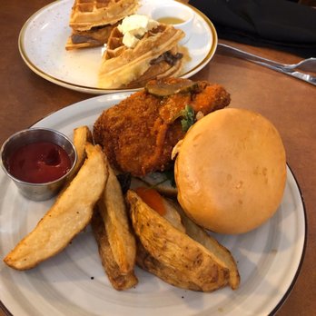 Common Restaurant  - Both dishes - Cocktail Bars Near Me - Savannah, Georgia
