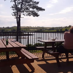 Daft Eddy's - Lovely view over the water surrounding the little island