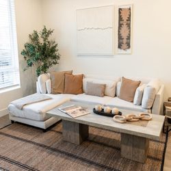The Arza Apartments - Living Area
