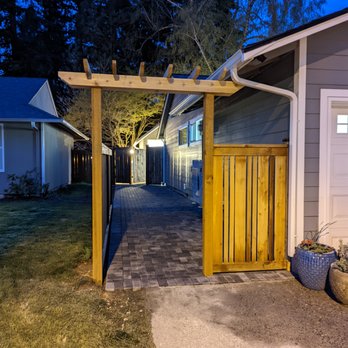 Above & Beyond Fencing - Side privacy screen and trellis - Fences & Gates Near Me - Snohomish, Washington