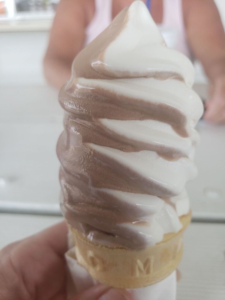 HUNT’S DAIRY BAR Updated August 2024 22 Photos & 37 Reviews 403