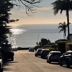 Sea Cliff Coastal Trail - Lots of entry/exit points between Del Mar Heights Rd to 9th St. Street parking is free and not too difficult to find.