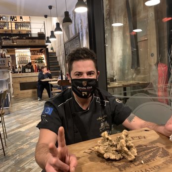 Seven Cafè - The king himself! - Wine Bars Near Me - Monteleone d'orvieto, TR