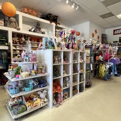 Pop Toy - Super cute and fun toy shop.