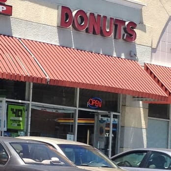 O'Henry Donuts - Middle of the plaza - Donuts Near Me - San Pablo, California