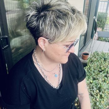 Izzan Hair Design - Textured haircut - Hair Stylists Near Me - Lake Forest, California Izzan Hair Design - Textured haircut - Hair Stylists Near Me - Lake Forest, California