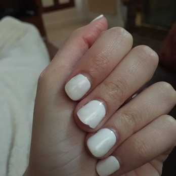 Cosmo Nail Bar - My middle finger nail chipped less than a week later, never happened to me with gel polish before - Nail Salons Near Me - Annapolis, Maryland