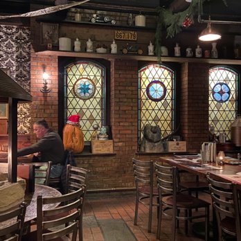 Carmella's Plates & Pints - Inside - Cocktail Bars Near Me - Pittsburgh, Pennsylvania Carmella's Plates & Pints - Inside - Cocktail Bars Near Me - Pittsburgh, Pennsylvania