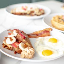 The Easy Egg Breakfast & Lunch - French toast combo