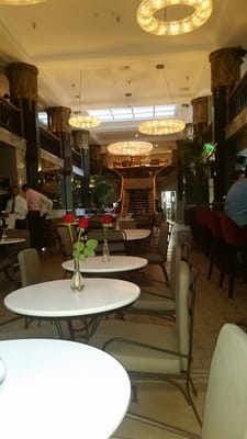 Le Petit Paris by null