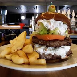 Red's Sports Bar and Grill