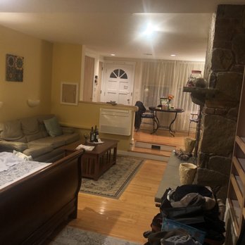 Shaker Mill Inn - Bedroom area facing toward living room and kitchenette area - Hotels Near Me - West Stockbridge, Massachusetts Shaker Mill Inn - Bedroom area facing toward living room and kitchenette area - Hotels Near Me - West Stockbridge, Massachusetts