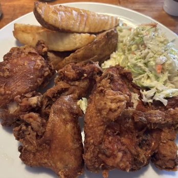 Charlie's Trio - Excellent broasted chicken!!! - Sports Bars Near Me - Los Angeles, California