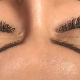 Wispy volume eyelashes