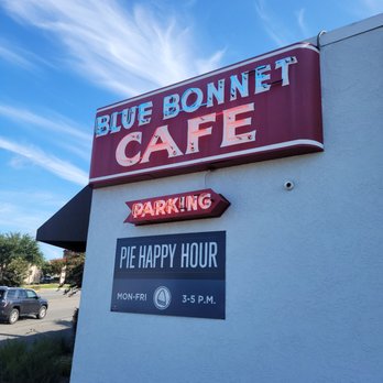 Blue Bonnet Cafe - Desserts Near Me - Marble Falls, Texas