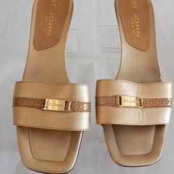 Secrets Boutique - ST JOHN GOLD METALLIC SLIDE SANDALS IN SIZE 8 1/2B