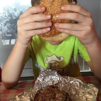 Bean's Barbecue - Shy kid but an amazing sandwich! - Barbeque Near Me - Edinburg, Virginia Bean's Barbecue - Shy kid but an amazing sandwich! - Barbeque Near Me - Edinburg, Virginia