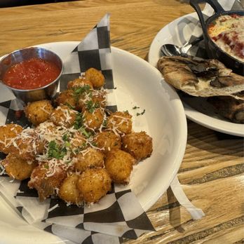 Cane Rosso - Fried Nuggz - Salad Near Me - Arlington, Texas Cane Rosso - Fried Nuggz - Salad Near Me - Arlington, Texas