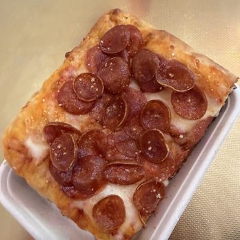 Vabbe Pizza - Pepperoni pizza slice - Pizza Near Me - Newark, California Vabbe Pizza - Pepperoni pizza slice - Pizza Near Me - Newark, California