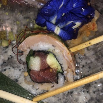 Ichimaru - Raw tuna on hamachi roll (not as advertised) - Thai Near Me - Stuart, Florida