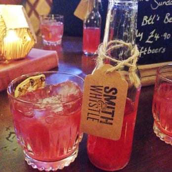 Smith & Whistle - Cute little piggy cocktail - Pubs Near Me - London, XGL Smith & Whistle - Cute little piggy cocktail - Pubs Near Me - London, XGL