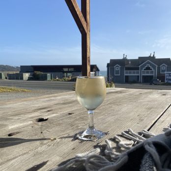 Upper Crust Pizzeria - Chardonnay - Pizza Near Me - Gualala, California