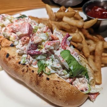 Real Seafood Company Ann Arbor - I wish there were more lobster chunks in this roll. - Seafood Near Me - Ann Arbor, Michigan