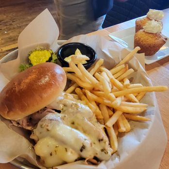 Double B's BBQ - PULLED CHICKEN SANDWICH ONLY MAYO AND KETCHUP WITH FRIES - Barbeque Near Me - West Allis, Wisconsin