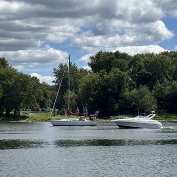 Nation's Oldest Ferry Marker - Landmarks & Historical Buildings Near Me - Rocky Hill, Connecticut