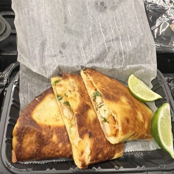 The Spot Truk - Quesadilla Chicken - Food Trucks Near Me - Dearborn, Michigan The Spot Truk - Quesadilla Chicken - Food Trucks Near Me - Dearborn, Michigan