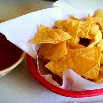 La Autentica - Complimentary chips and salsa! Delicious salsa I might add! - Mexican Near Me - West Valley City, Utah