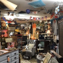 The Darn Yankee - Full of interesting vintage finds