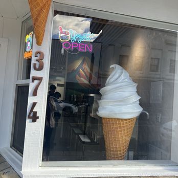Frosty Peaks - Ice Cream & Frozen Yogurt Near Me - Placerville, California Frosty Peaks - Ice Cream & Frozen Yogurt Near Me - Placerville, California