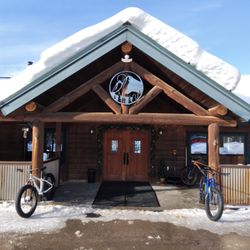 Dog Creek Lodge Restaurant & Bar